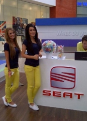 motor-sport-models-silverburn-shopping-centre-promotional-staff